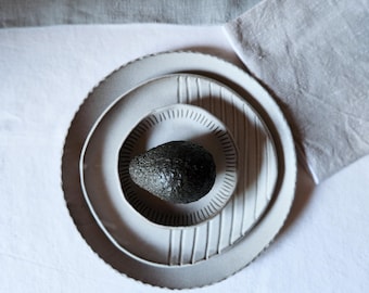 Set di piatti fatti a mano - Piatti in ceramica realizzati a mano - 3 diverse dimensioni