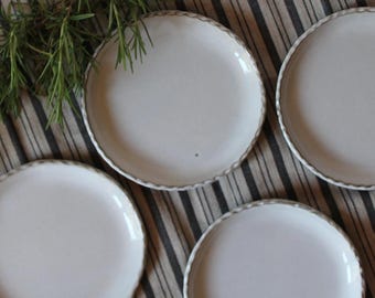 Platos de postre de gres blanco hechos a mano: arcilla negra, juego de 4