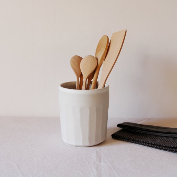 White utensil holder, Ceramic planter, Faceted pot, Ceramic container, Pottery handmade, Kitchen sink decor, Utencils crockpot handmade