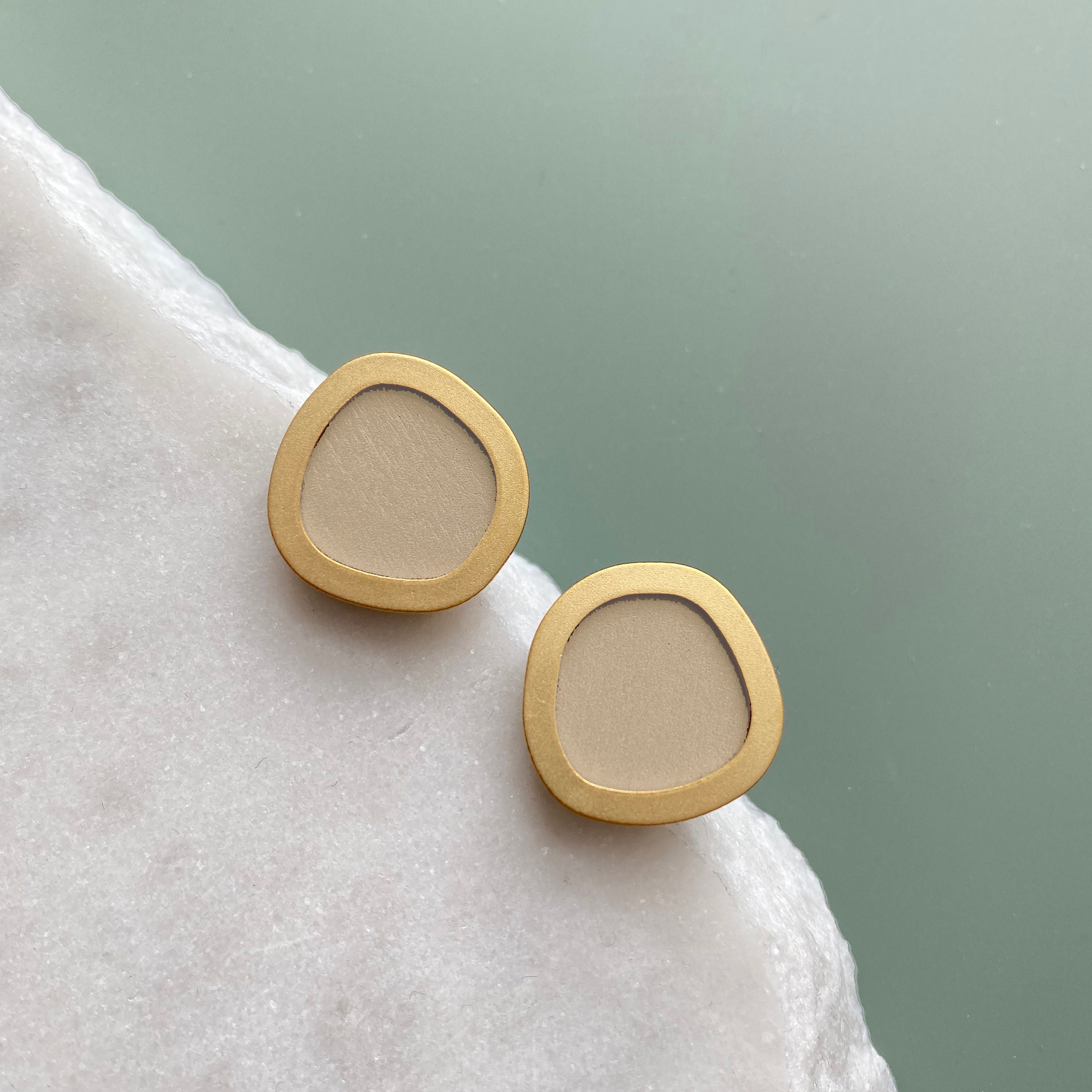 Geometric Circle Stud Earrings - Cream & Gold