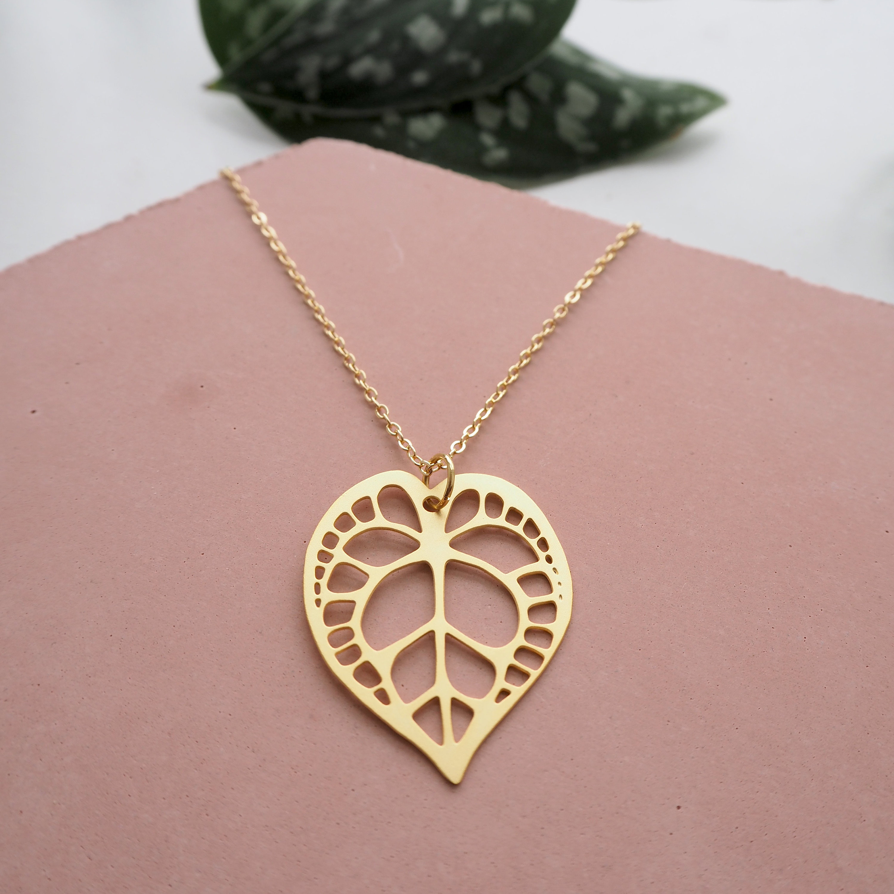 Gold Anthurium Necklace - Leaf Plant Tropical Pendant Gift For Lover Houseplant