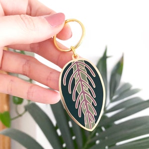 Maranta Leaf Keychain - Plant Keyring - Enamel Leaf Keyring - Tropical Keychain - Plant Gift - Gold Enamel Keychain - Leaf Accessory
