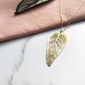 Collier feuille d'or pendentif feuille simple cadeau pour elle cadeau fête des mères collier pendentif en or bijoux végétaux bijoux feuilles image 2