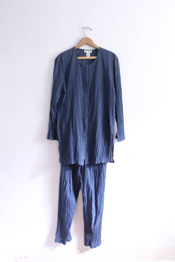 Minimal Wrinkle Texture 90s Matching Outfit