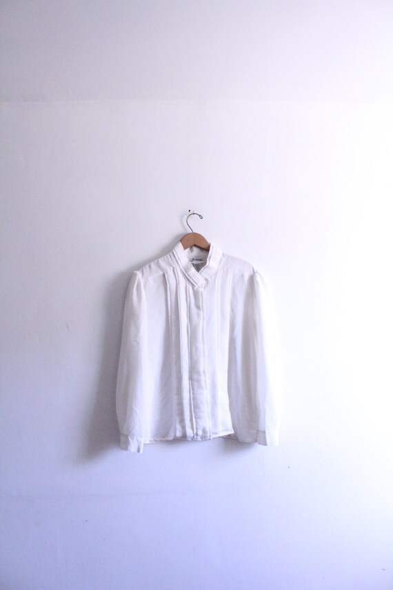 Minimal White Pleated 90s Blouse