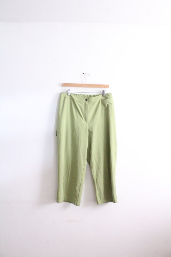 Minimal Green 90s Cropped Pants