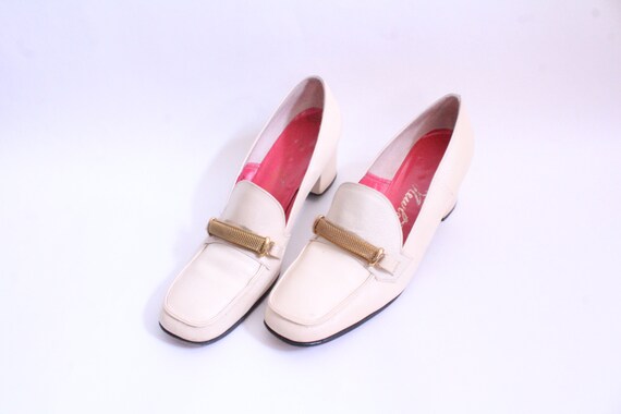 Cream Chained Detail Block Heel Loafer