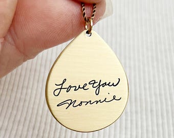 Colgante de lágrima de latón Vivian / Collar con escritura personalizada / Joyería conmemorativa