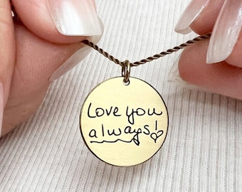 Colgante redondo Leah Brass / Collar con escritura a mano personalizada / Joyería conmemorativa