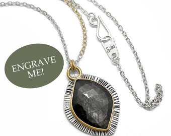 Colgante de zafiro 251 / Grabado a mano / Joyas conmemorativas / Collar personalizado único y sentimental