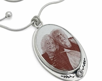 Colgante con retrato de brezo – Collar con foto en plata de ley y esmalte / Recuerdo conmemorativo personalizado