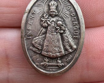 Vintage Silver Tone Vintage Catholic Infant Of Prague Sacred Heart Religious Medal Necklace from Italy