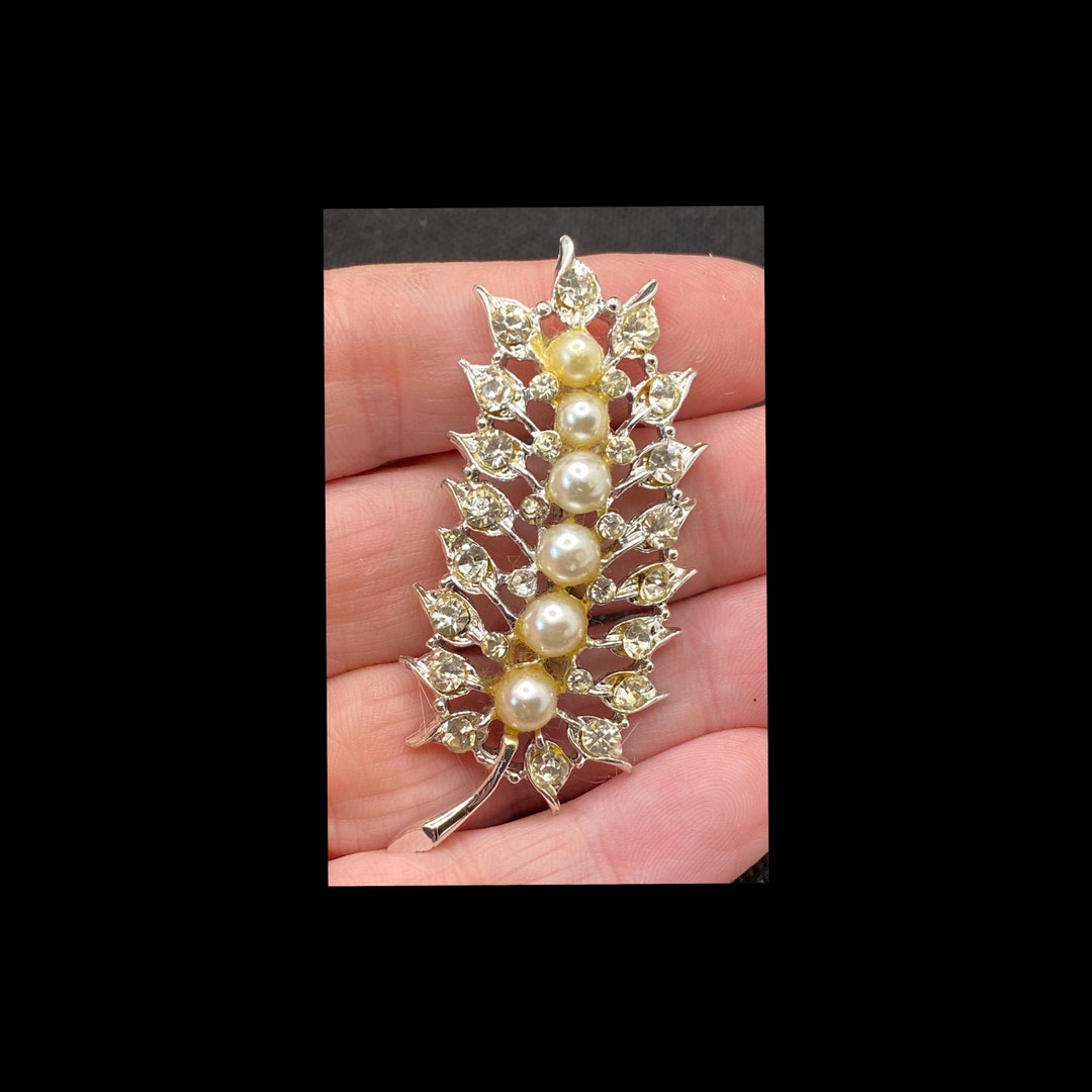Floral Rustic Pin Vintage Elegant Rhinestone Flower Pin With Faux Pearls - Etsy