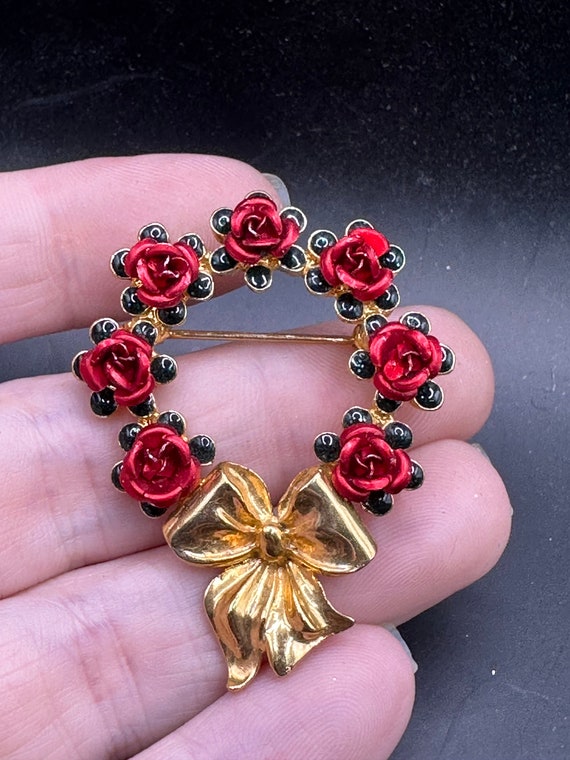 Vintage Rose Wreath Style Flower Pin