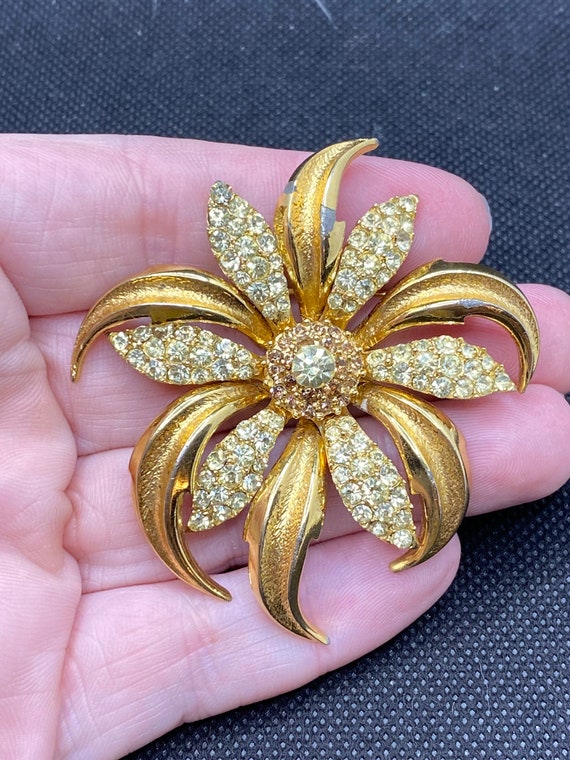 Weiss 1950s rhinestone brooch lapel pin cross-shaped clear