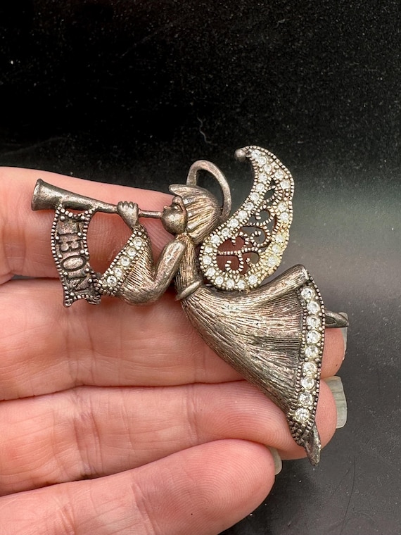 Vintage Angel with Trumpet pin