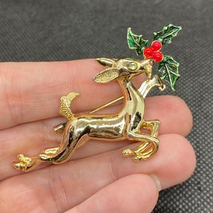 Vintage Art Deco Style Reindeer Deer Winter Christmas Holly Pin