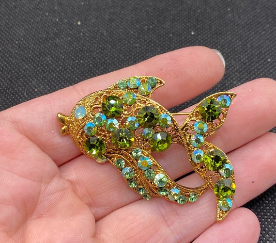 Vintage Rhinestone Angel Fish Fighting Fish Pin