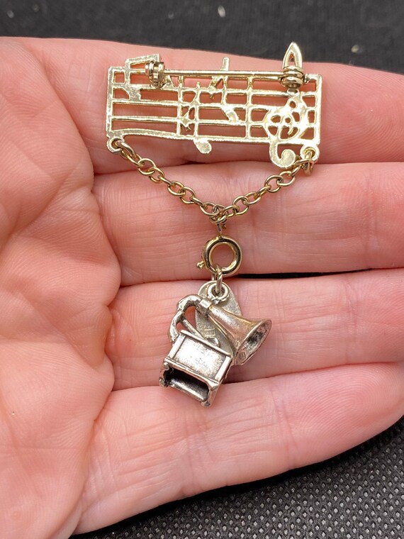 Vintage Sterling Silver Music Notes with Gramophone R… Gem