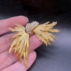Bird Givenchy Brooch - Etsy
