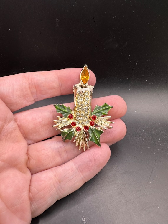 Vintage Weiss Christmas Candle Pin