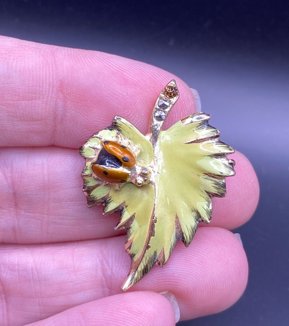 vintage enamel leaf ladybug Gem