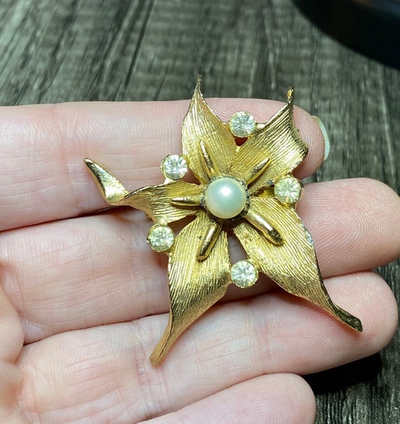 Vintage Rhinestone Faux Pearl Wilted Flower Pin