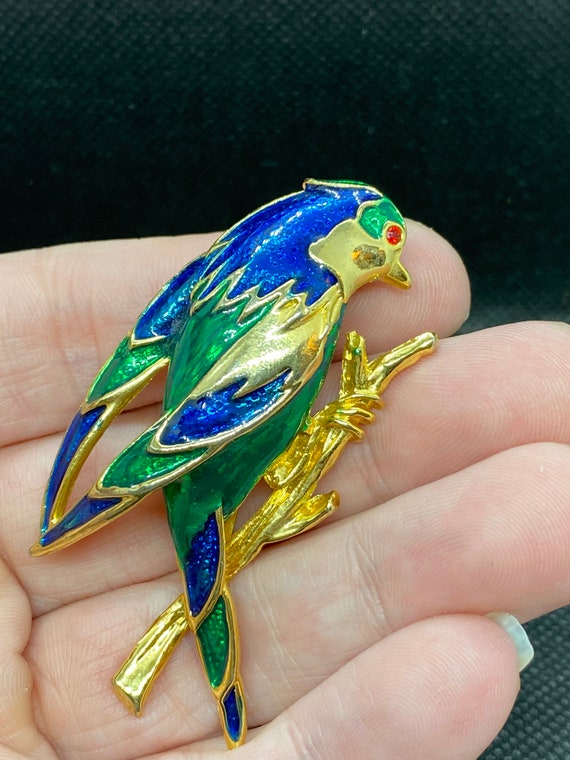 Vintage Bird Starling Robin Swallow Pin in Enamel