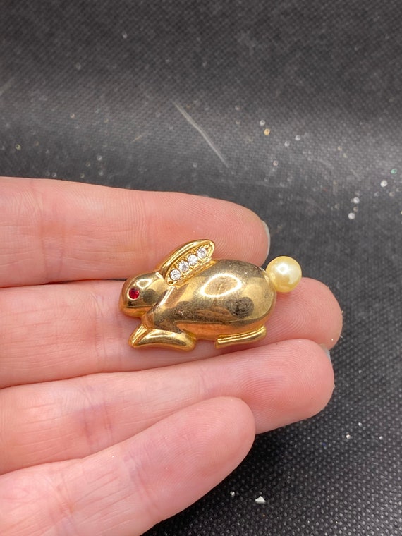 Vintage Easter Bunny Rabbit Pin Faux Pearls - image 2