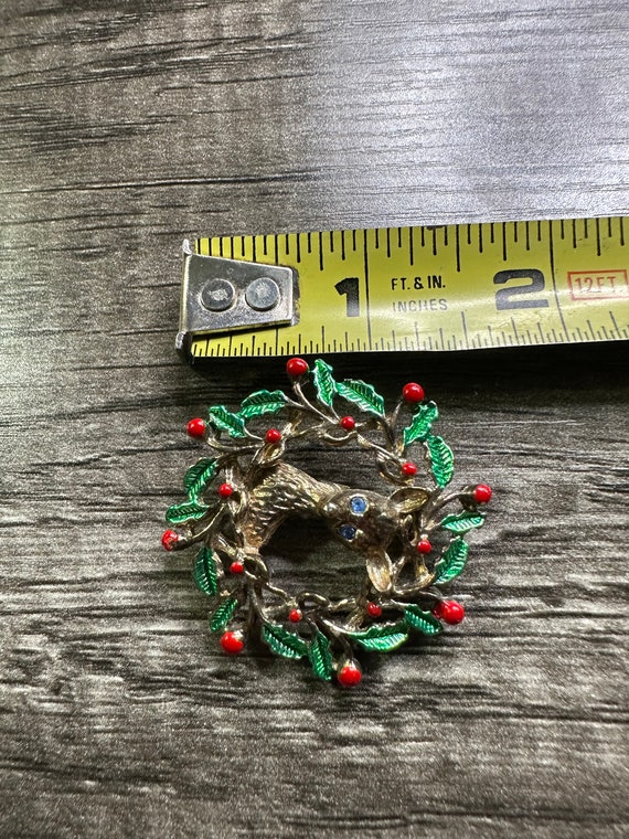 Vintage Reindeer Christmas Wreath Pin - image 4