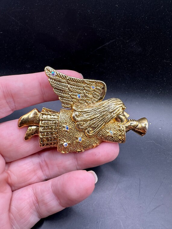 Vintage Angel with Trumpet pin