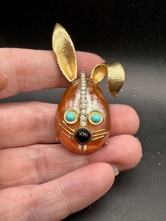 Vintage Lisner Circus Bunny Rabbit Pin