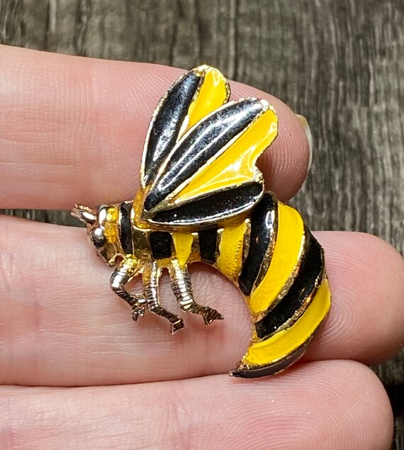 Vintage Bug Bee or Wasp Pin