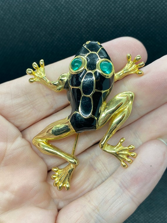Vintage Enamel Frog Pin Gem