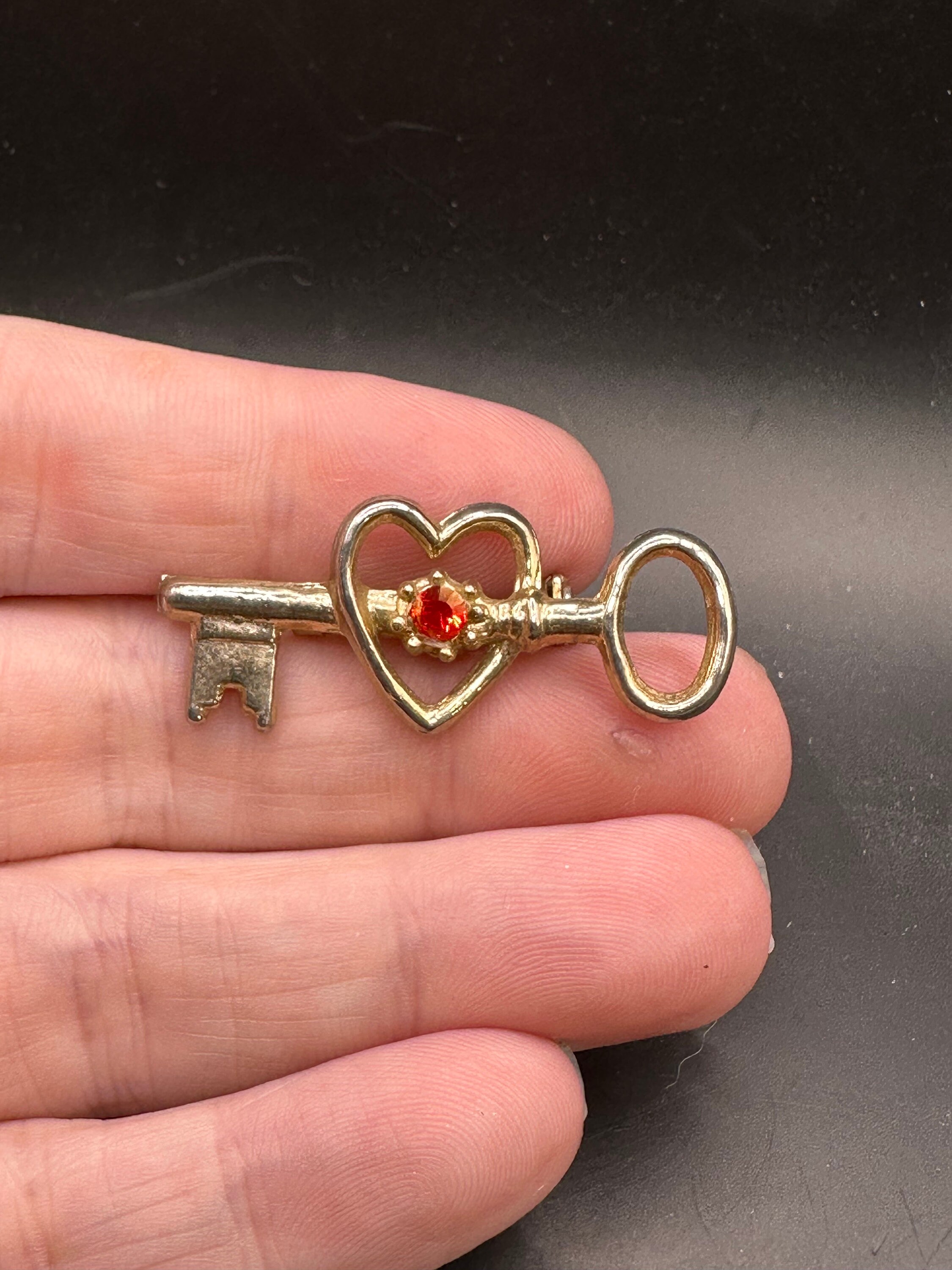 Vintage Renaissance Royal Key Heart Pin - Etsy