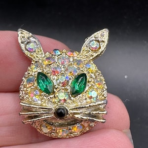 Vintage Mod Mid Century Modern Hip Cat Bust Pin