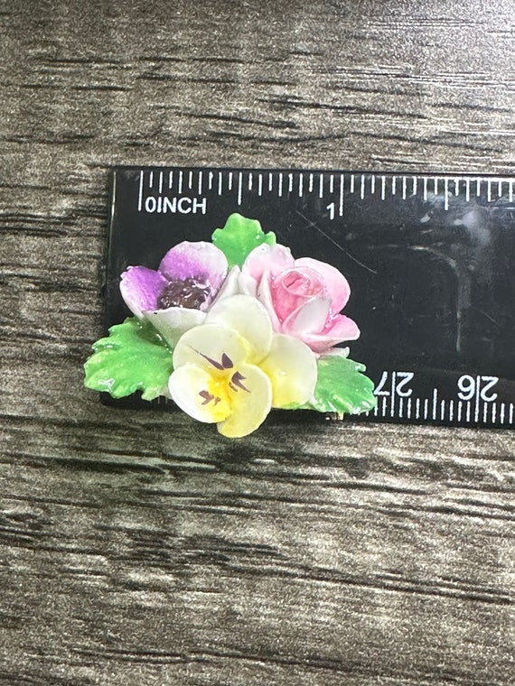 Vintage Resin Enamel Violet Flower Pin Delicate - image 2