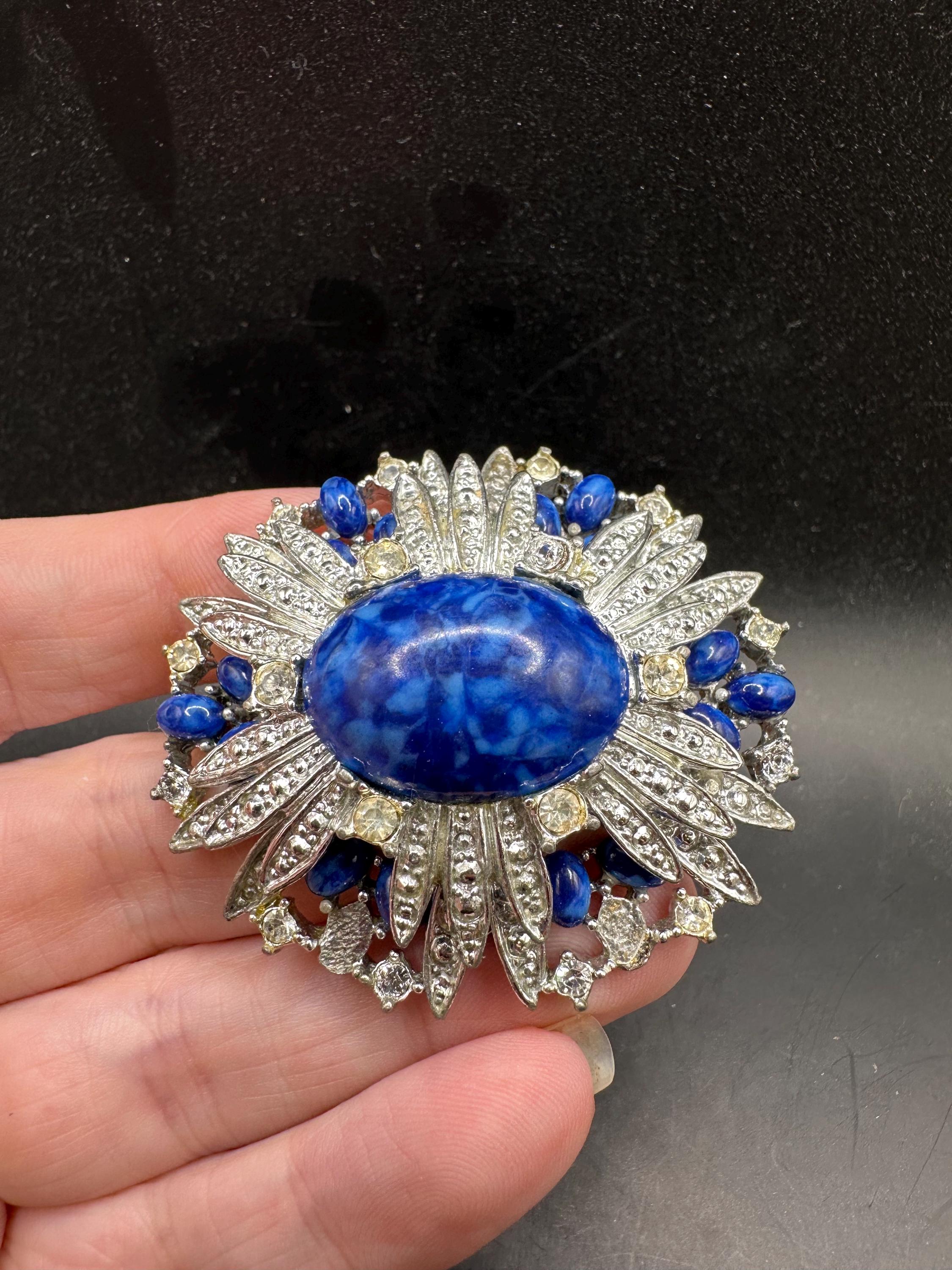 Broche Vintage Métal Doré - Fleur Avec Faux Lapis Lazuli, Bijou Rétro, état D'occasion