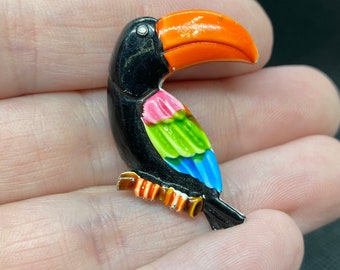 Vintage Enamel Toucan Bird Pin