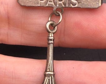Vintage Travel Souvenir Paris Brooch Pin Eiffel Tower 3D Dangle Charm France Tourist Silver Tone
