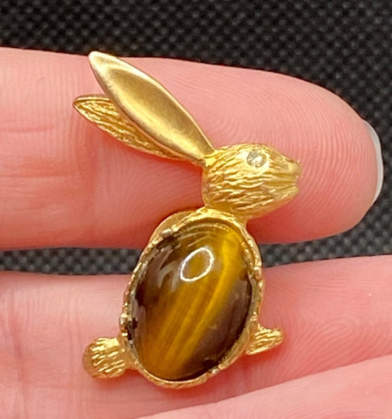 Vintage Tiny Tigers Eye Jack Rabbit Pin - image 1