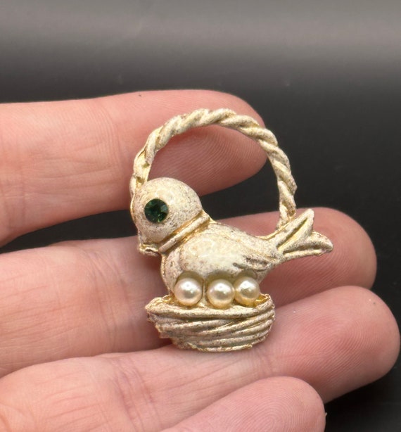 Vintage Bird in Basket Faux Pearl Pin - image 1