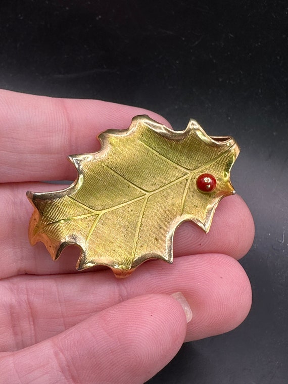 Vintage Christmas Holly Pin by Giovanni