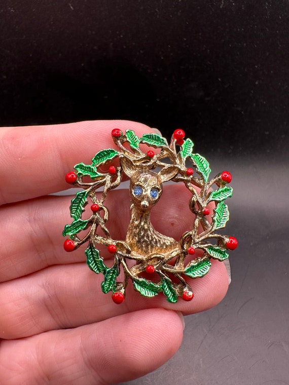 Vintage Reindeer Christmas Wreath Pin - image 1