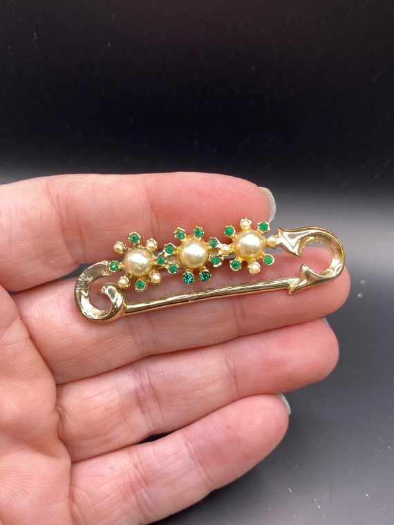 Vintage Floral Faux Pearl Rhinestone Safety Pin S… - image 1