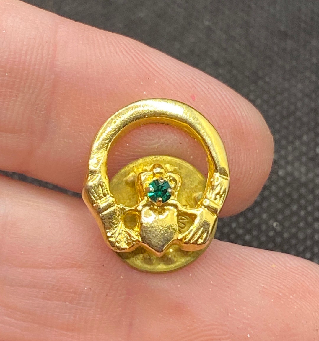 claddagh tie pin