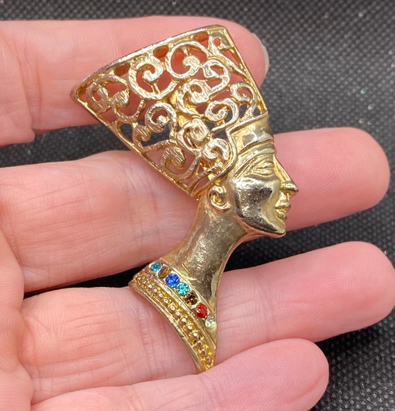 Vintage Egyptian Cleopatra style Head Pin - image 1