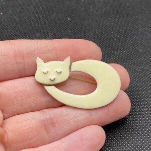 Vintage Cat Enamel Pin