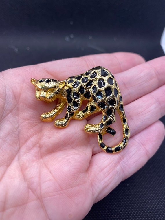 Vintage Goldtone Leopard Pin