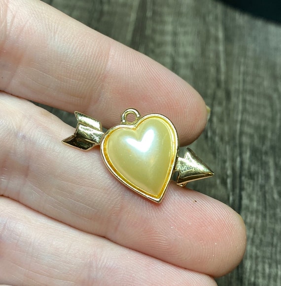 Vintage Heart with Arrow Small Pin
